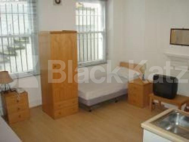 			New Instrction, Studio Apartment, 1 bath, 1 reception Flat			 Doughty Street, HOLBORN